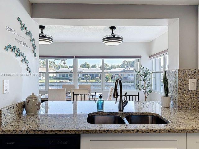 4506 NW 47th St, Tamarac FL 33319
