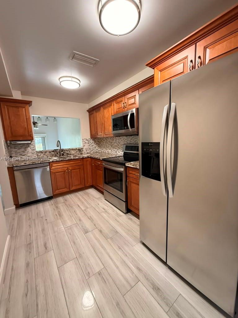 4182 S Pine Island Rd, Davie FL 33328