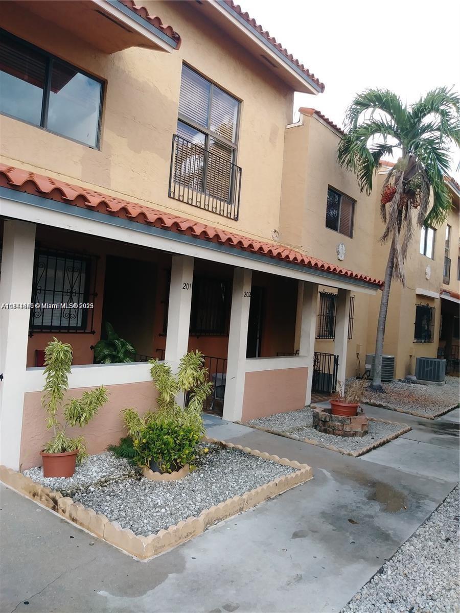 2740 W 62nd Pl # 202, Hialeah FL 33016