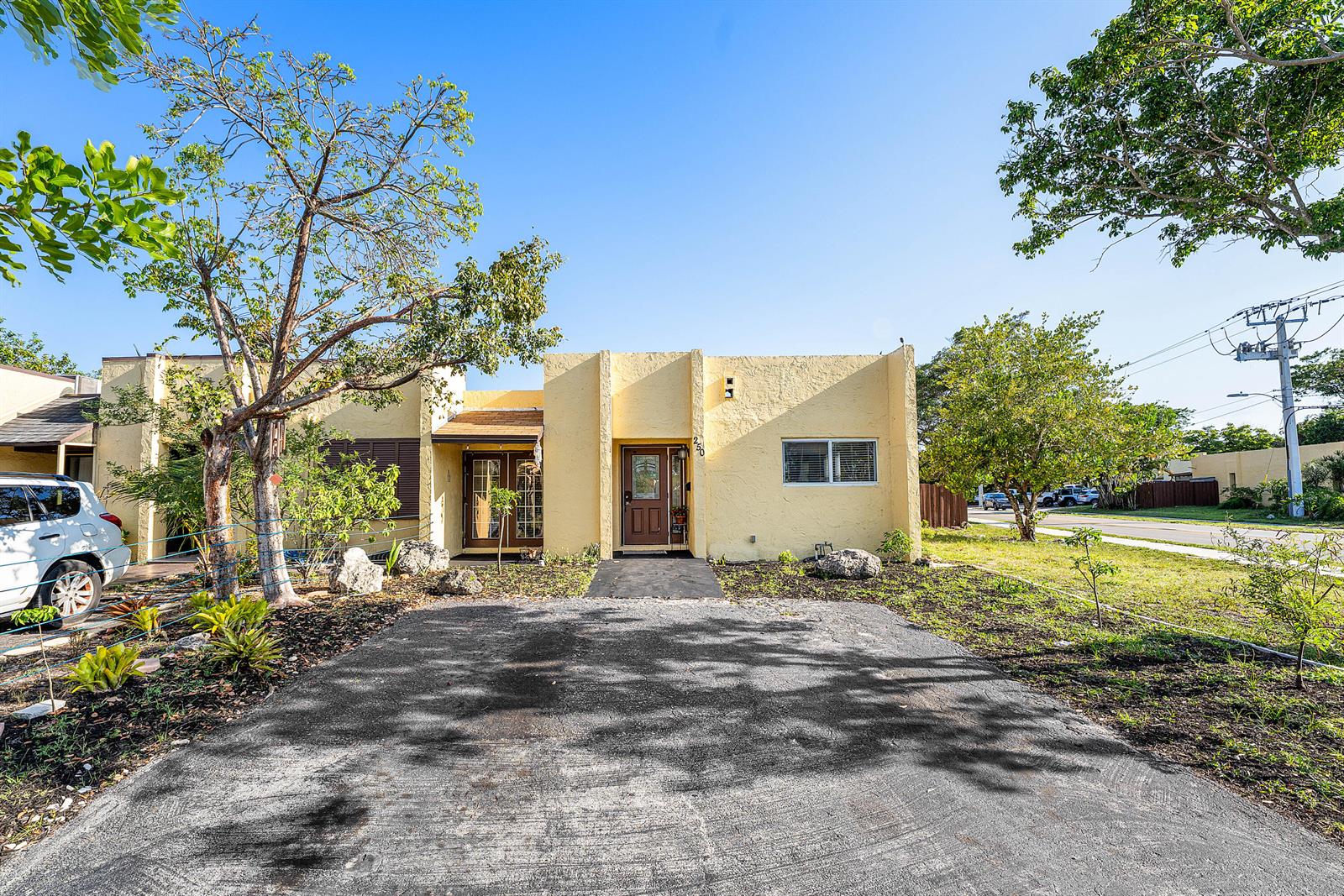 250 NW 43rd Place, Pompano Beach FL 33064