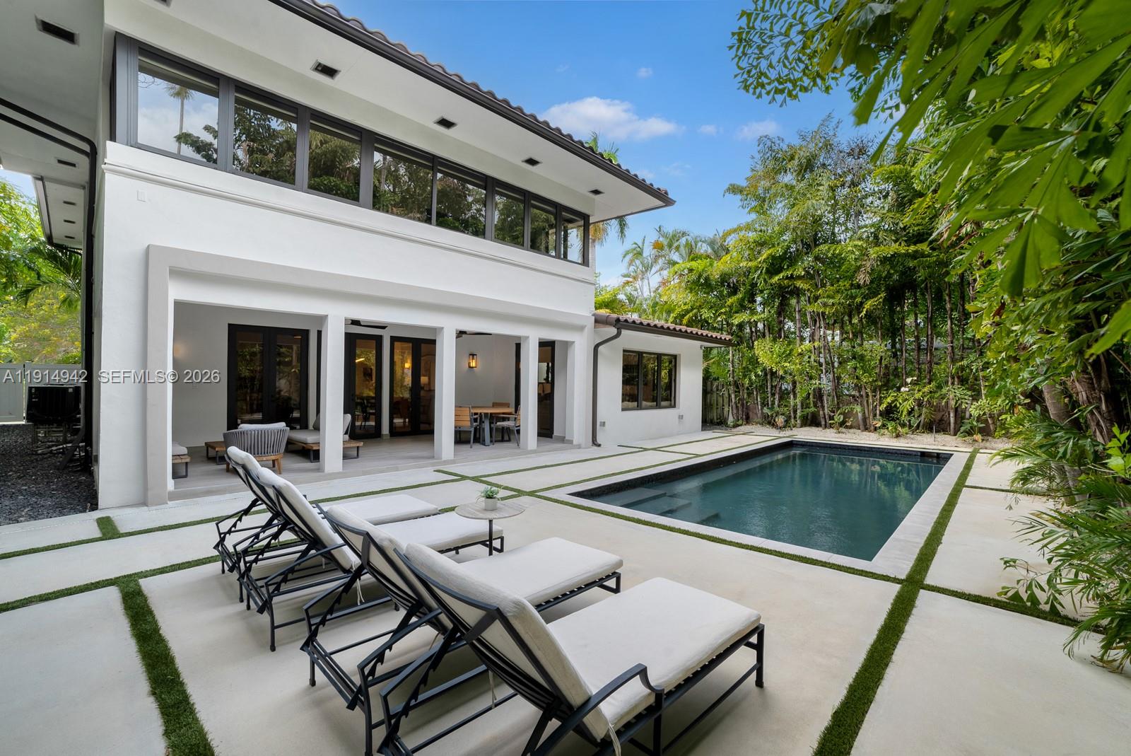 5735 N Bay Rd, Miami Beach FL 33140