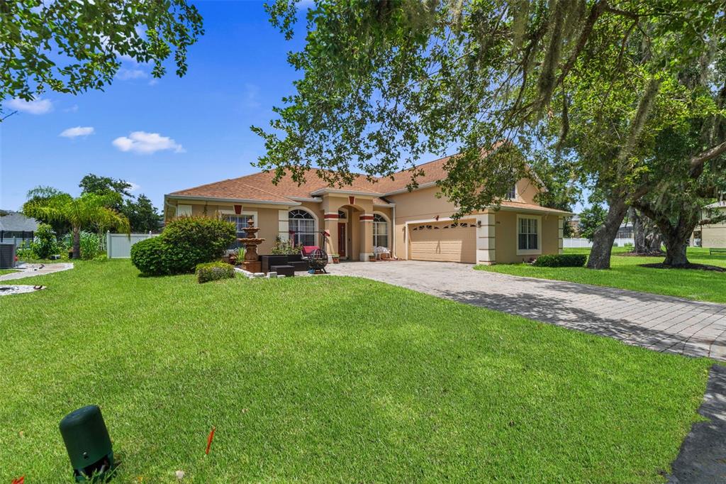 2901 RAMBLING OAKS WAY