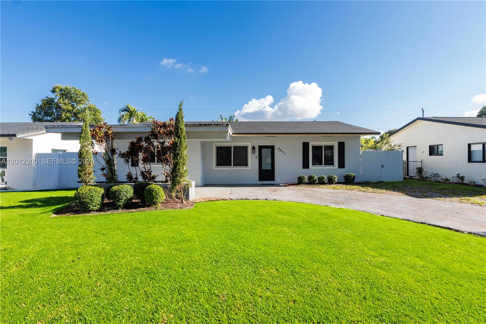 6451 Pershing St, Hollywood FL 33024
