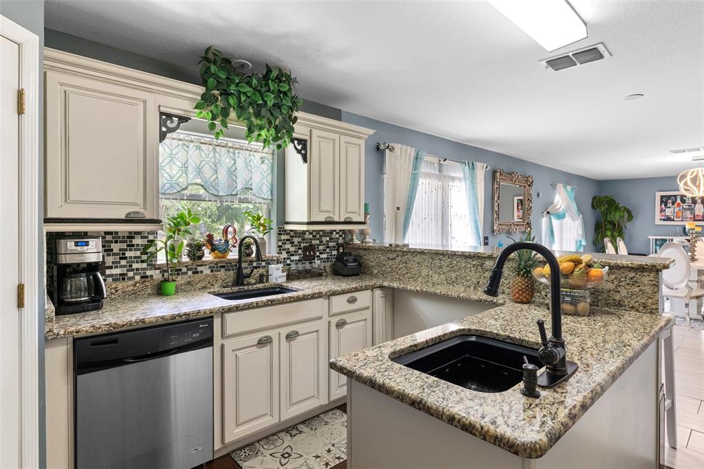 132 VISTA VIEW AVENUE, EAGLE LAKE, FL — photo 3 of 30