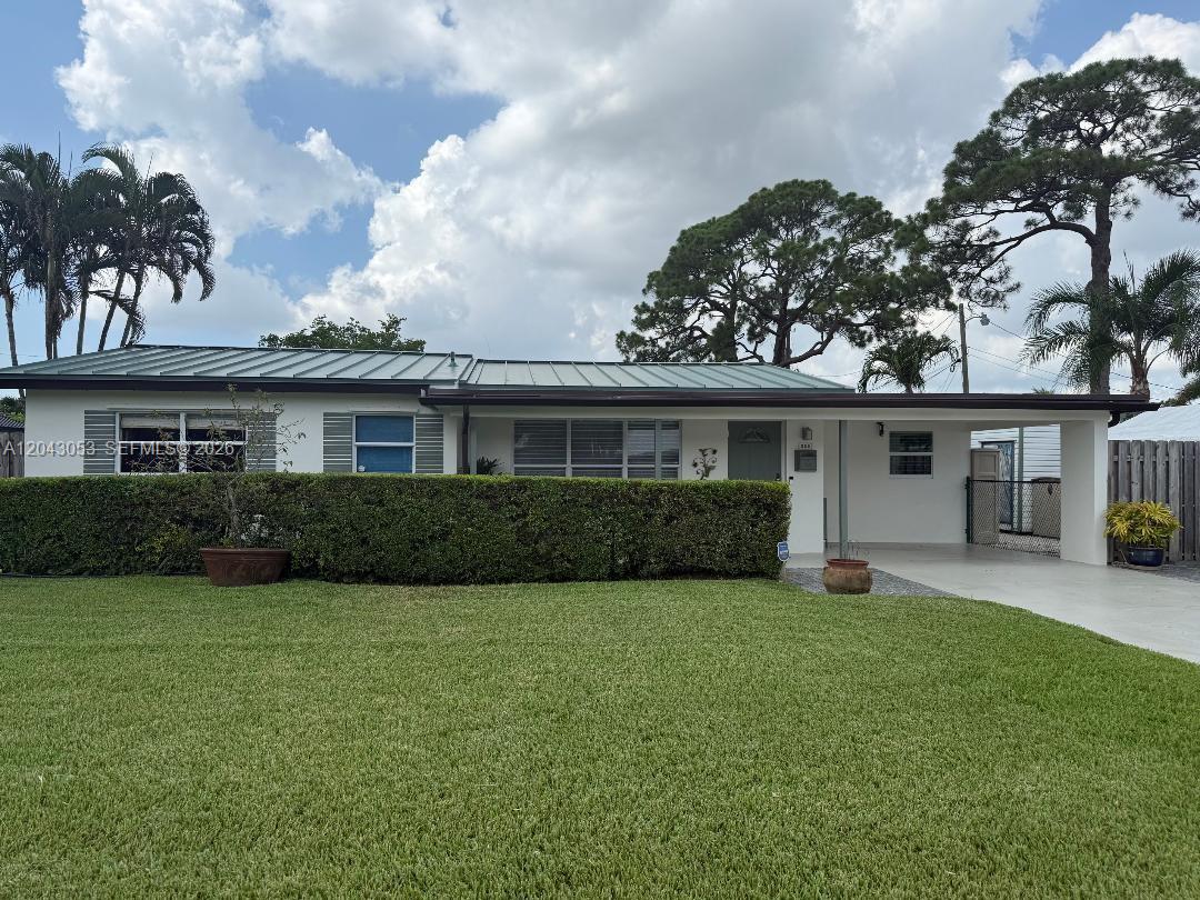 330 NE 48th St, Oakland Park FL 33334