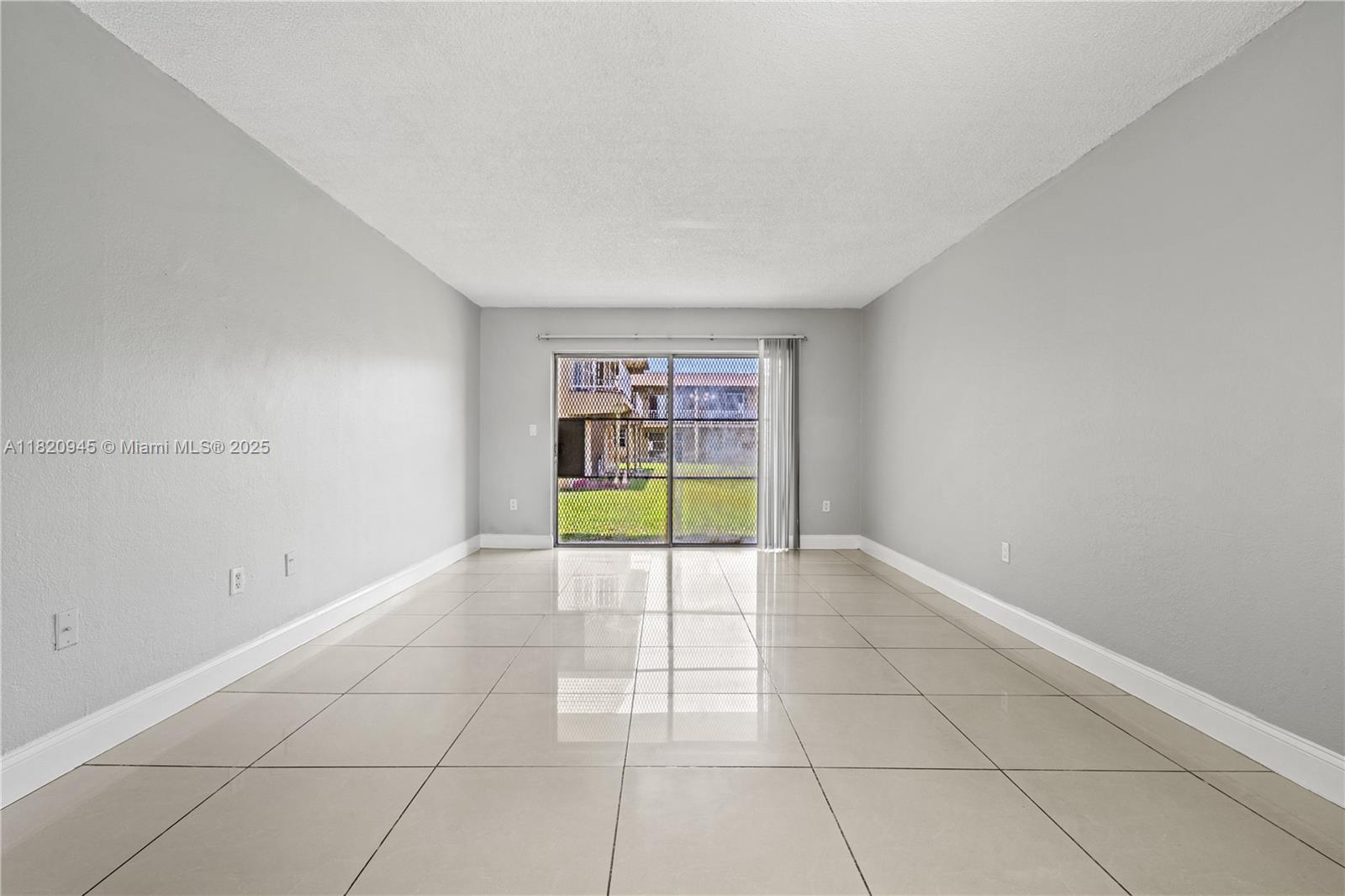 301 NW 177th St # 104, Miami Gardens FL 33169