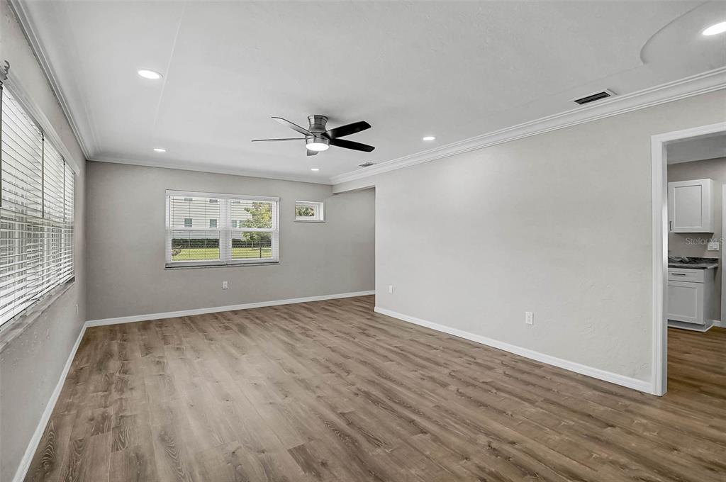 102 20TH STREET NE, BRADENTON, FL — photo 4 of 30