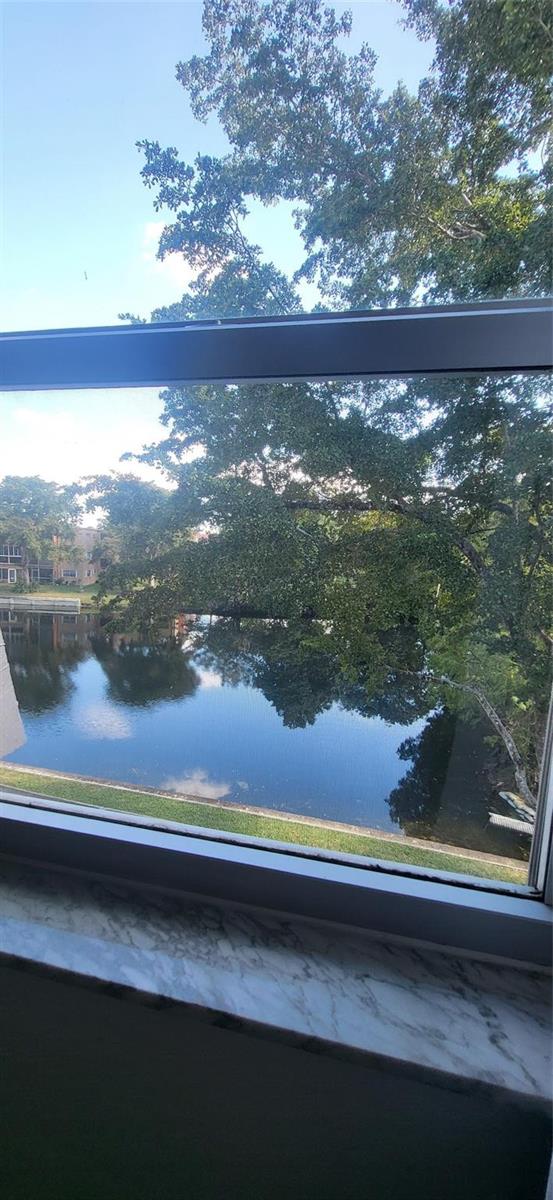 TAMARAC, FL — photo 2 of 7