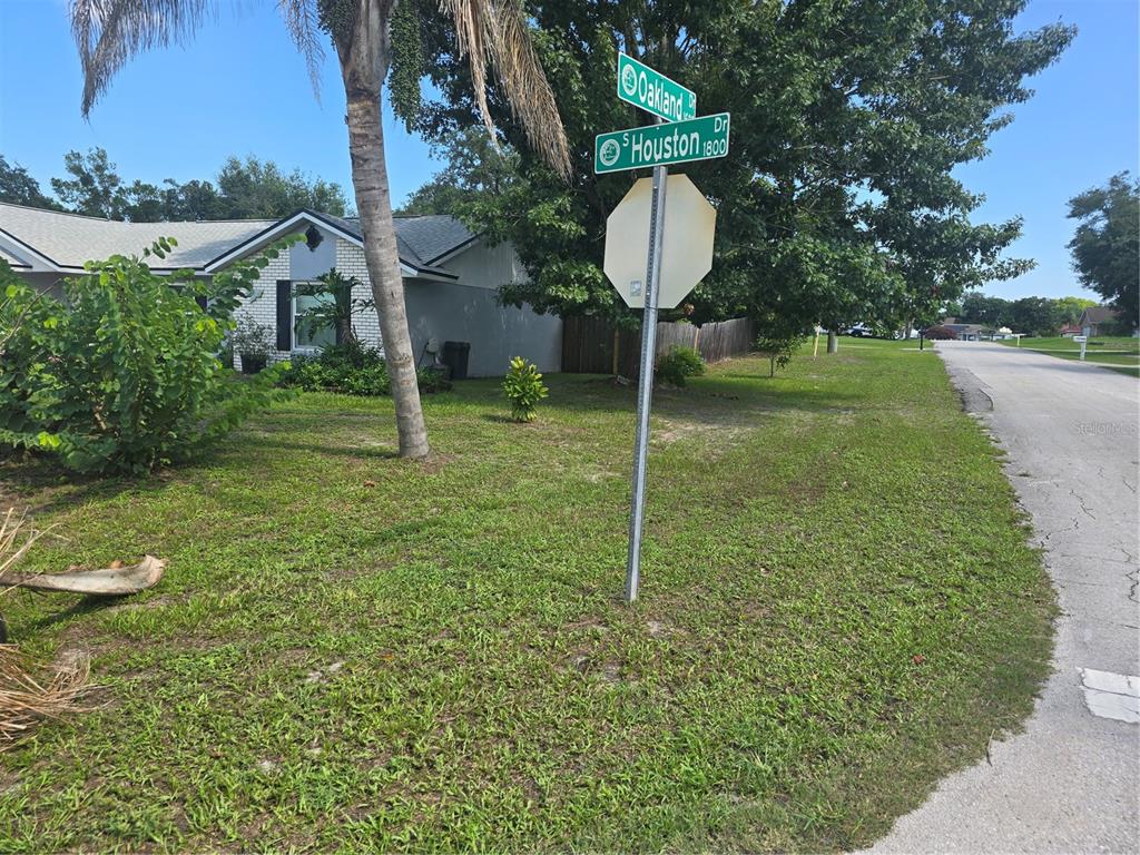 1822 S HOUSTON DRIVE, DELTONA, FL — photo 5 of 30
