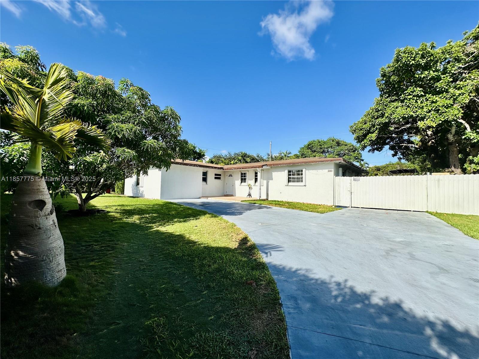 16101 SW 98th Ct, Miami FL 33157