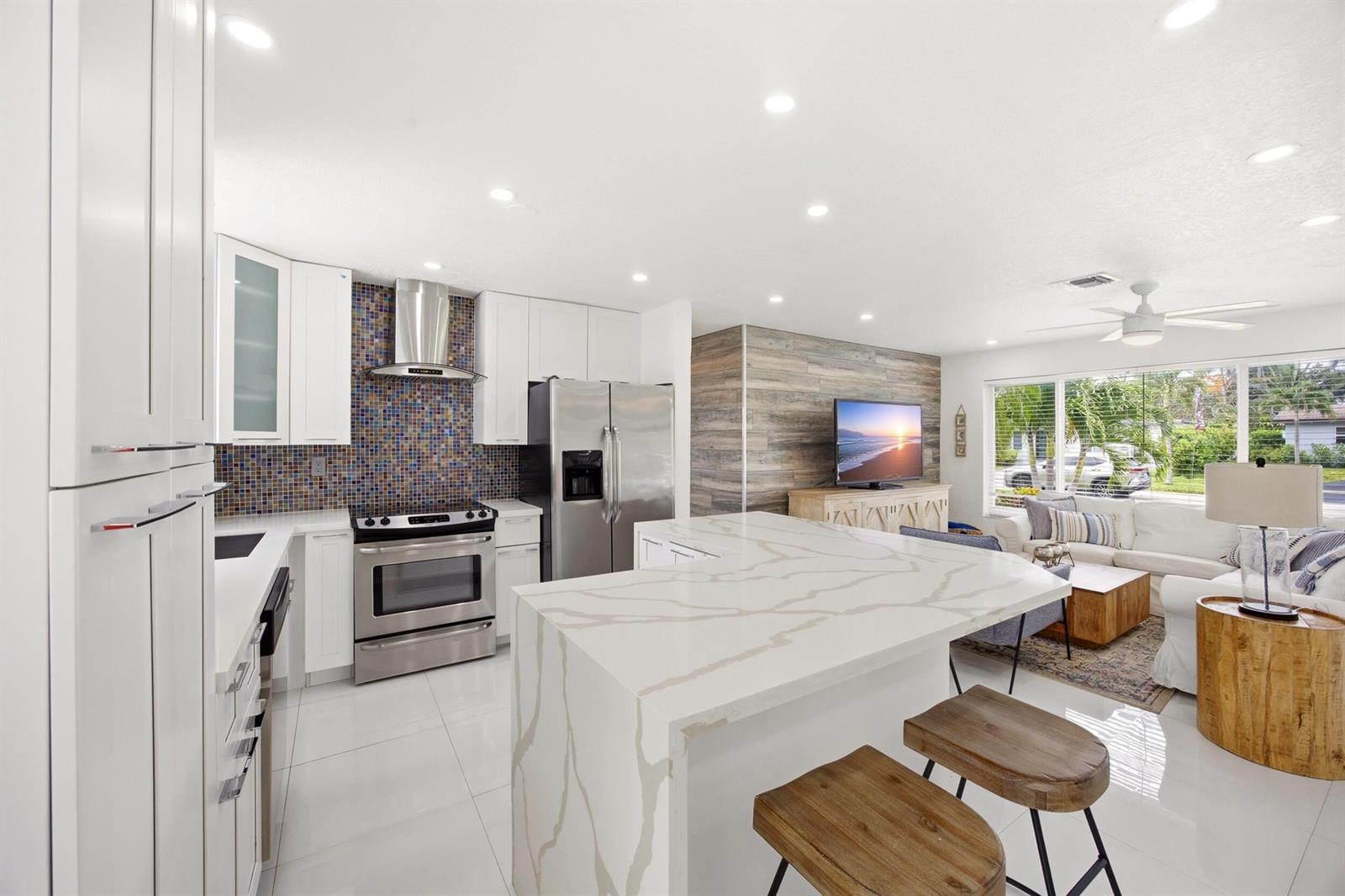 817 SE 16th Street, Deerfield Beach FL 33441
