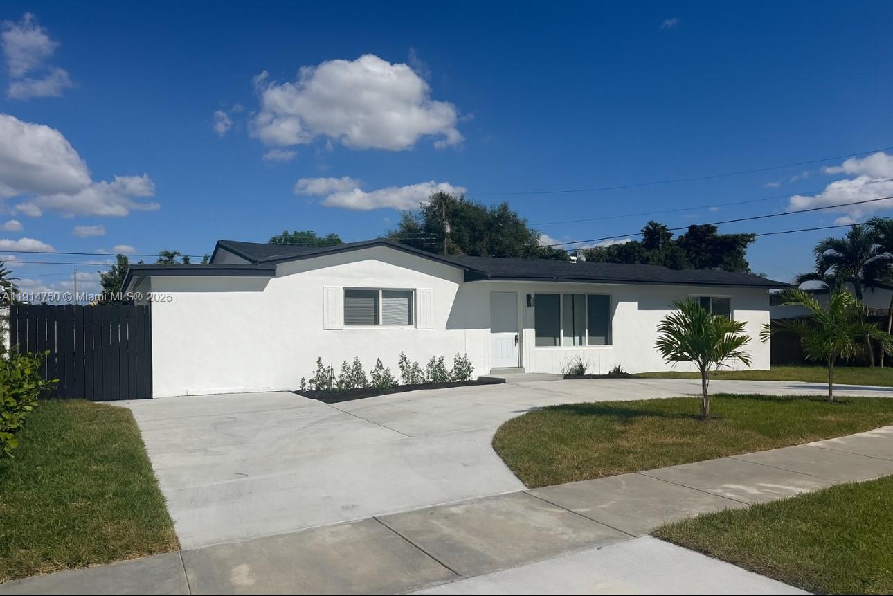 10315 SW 42nd St, Miami FL 33165