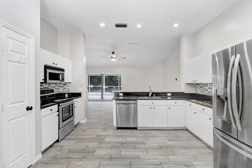 3005 FOLKLORE DRIVE, VALRICO, FL — photo 3 of 30