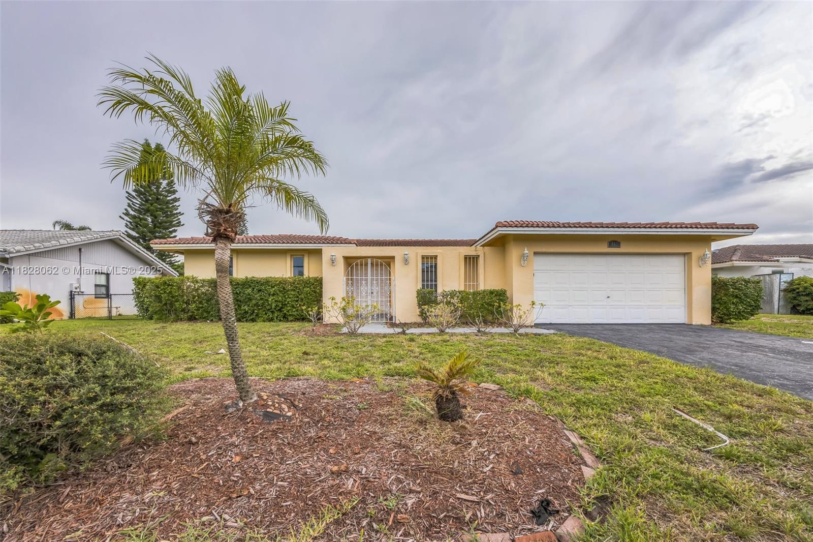 867 Ramblewood Dr, Coral Springs FL 33071