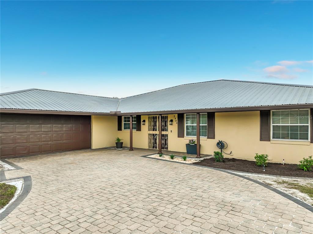 2404 LAUDERDALE COURT