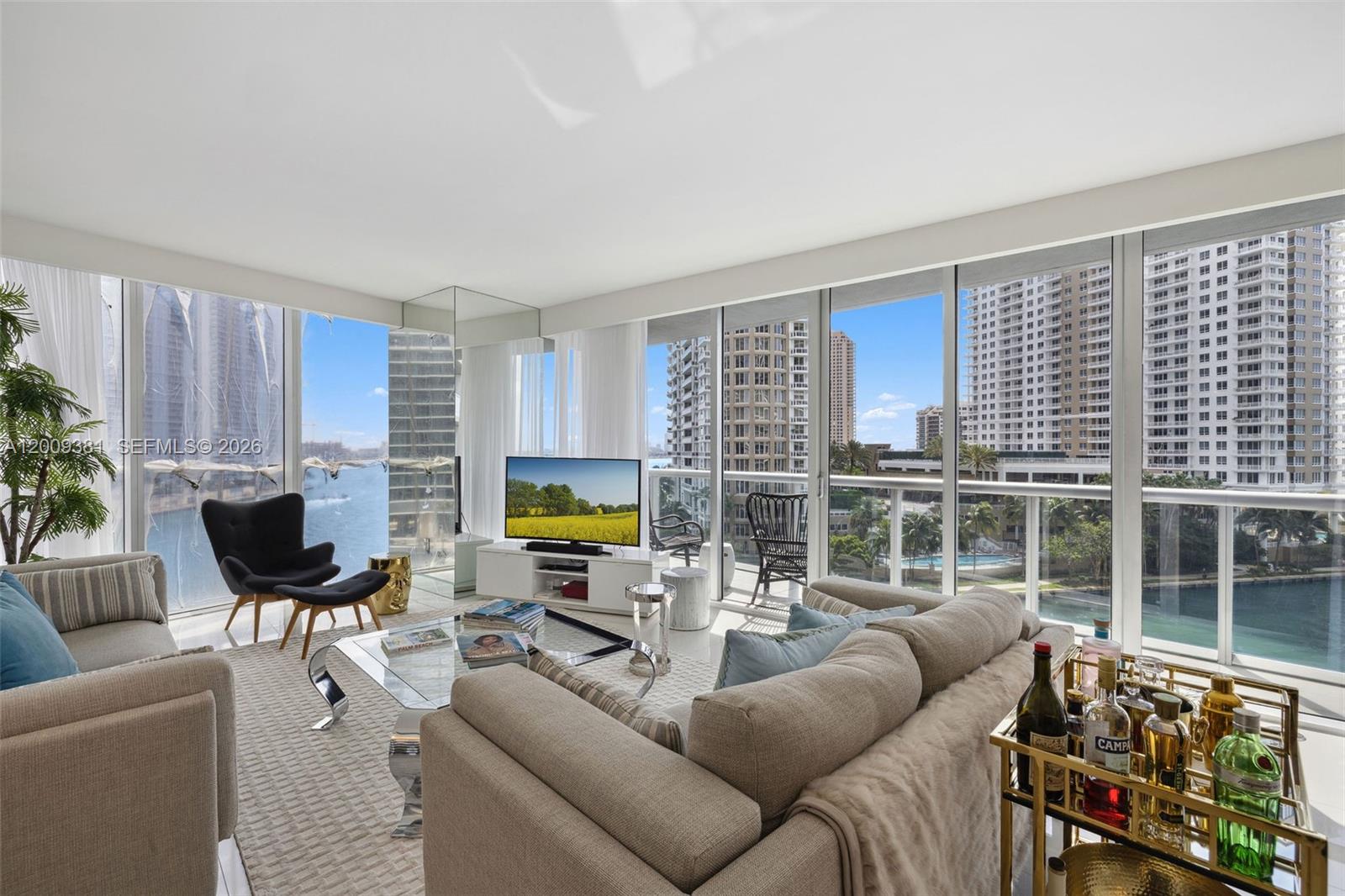 465 Brickell Ave # 701, Miami FL 33131