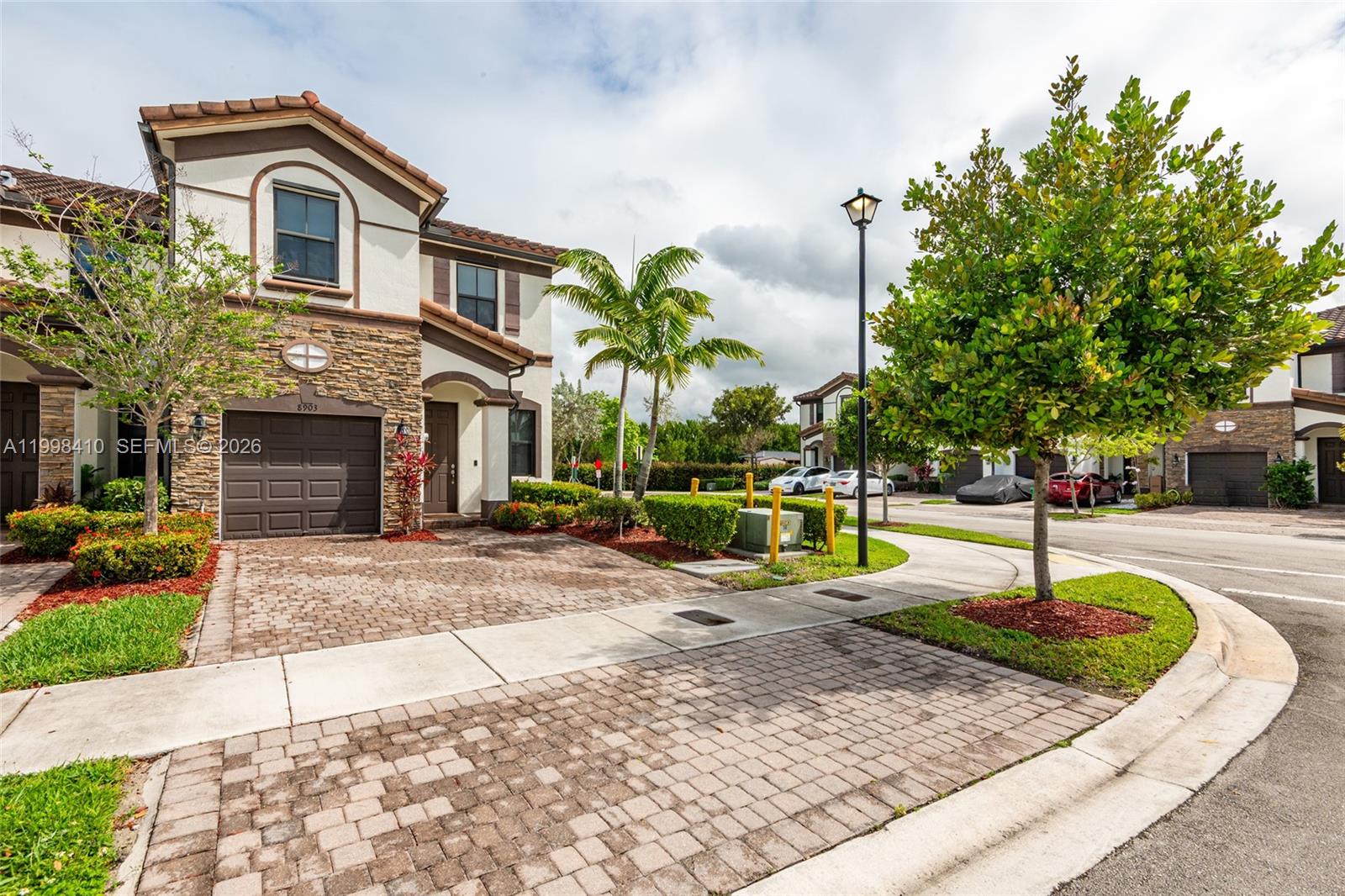 8903 NW 184th Ter, Miami Lakes FL 33018