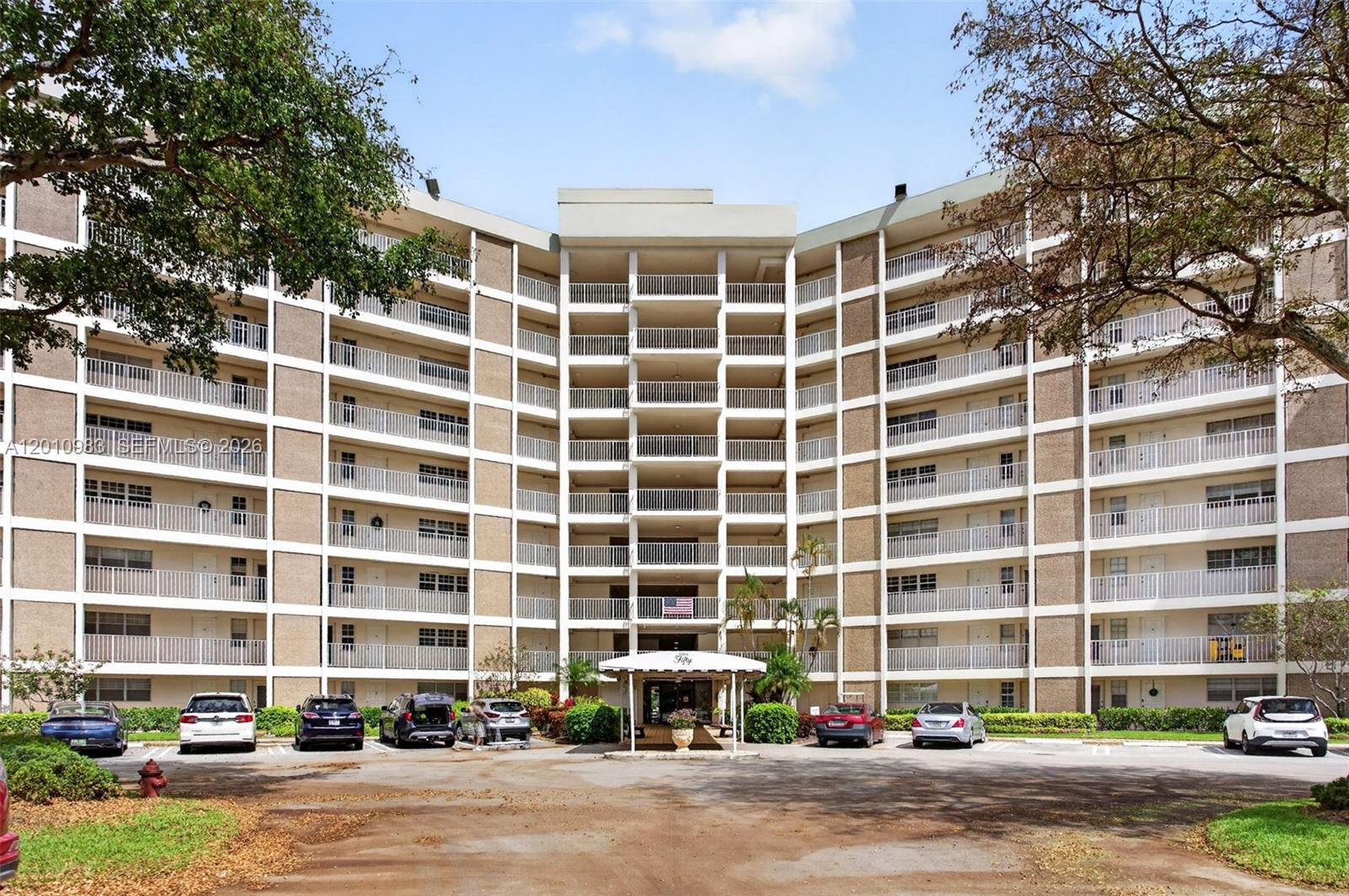 3090 N Course Dr # 807, Pompano Beach FL 33069