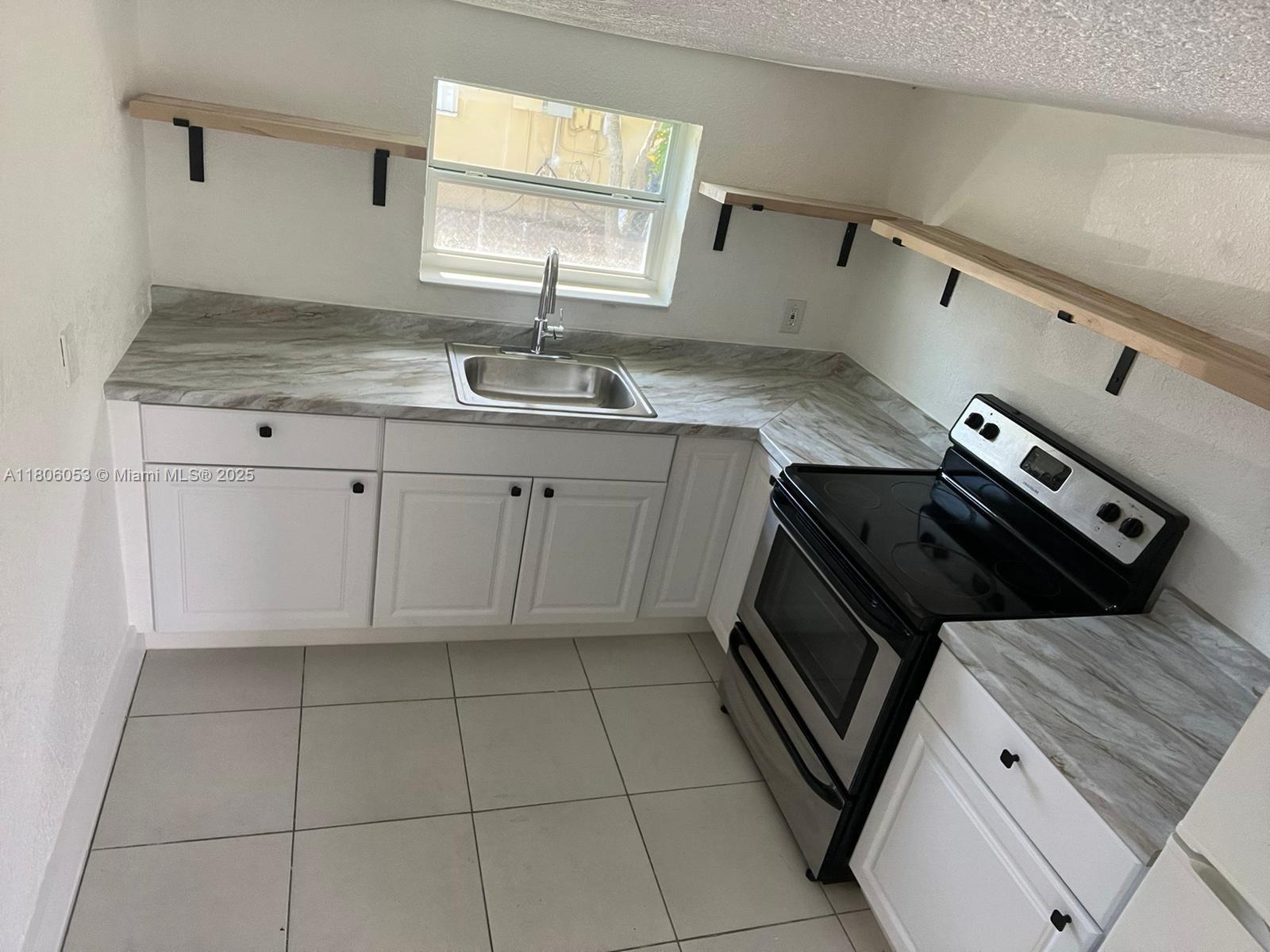 126 NW 13th Ave, Dania Beach FL 33004