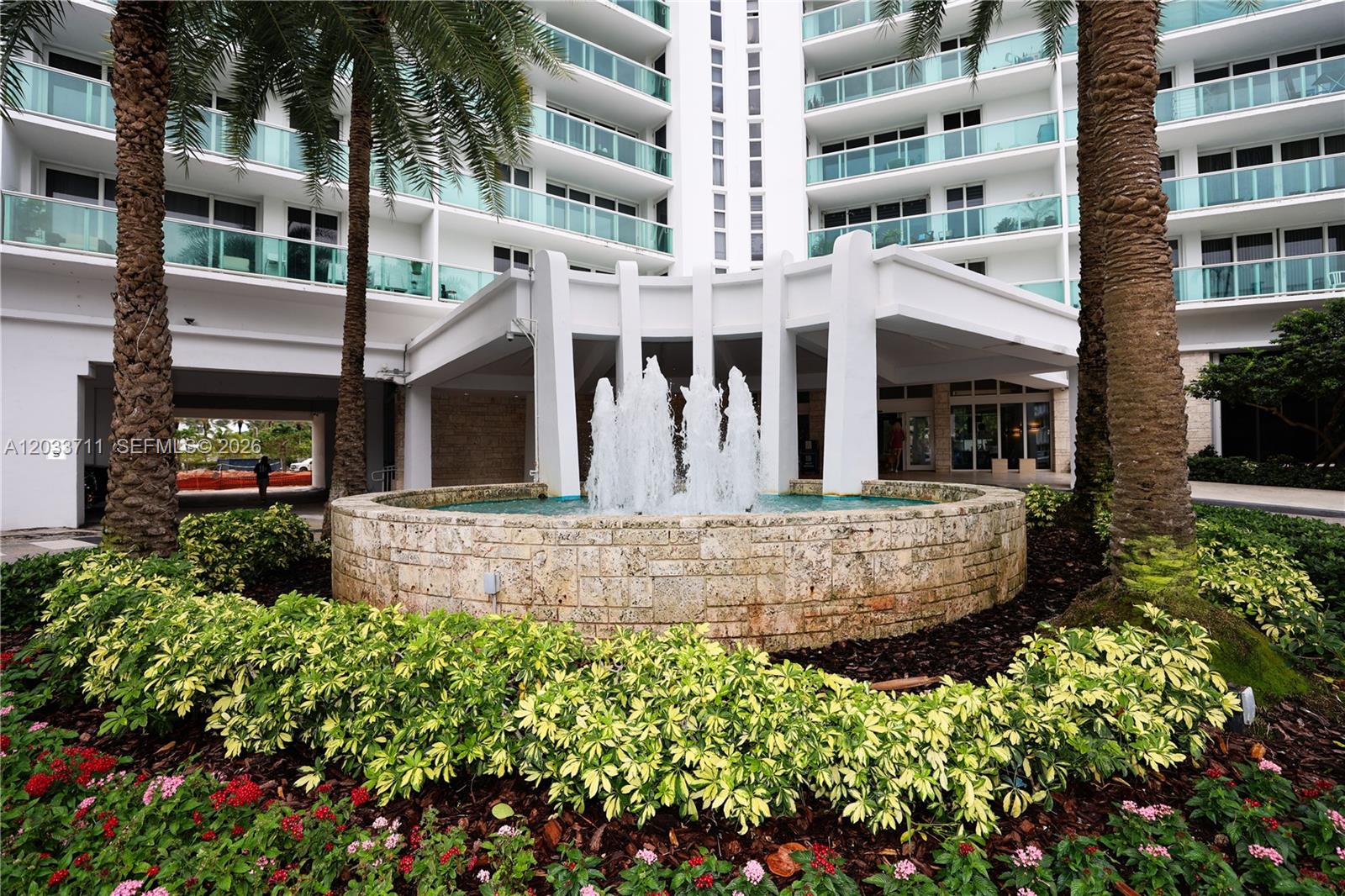 100 Bayview Dr # 527, Sunny Isles Beach FL 33160