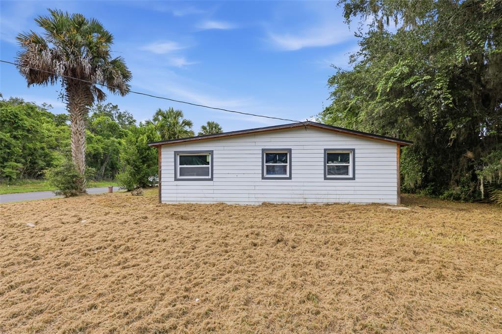 921 S SALISBURY AVENUE, DELAND, FL — photo 5 of 27
