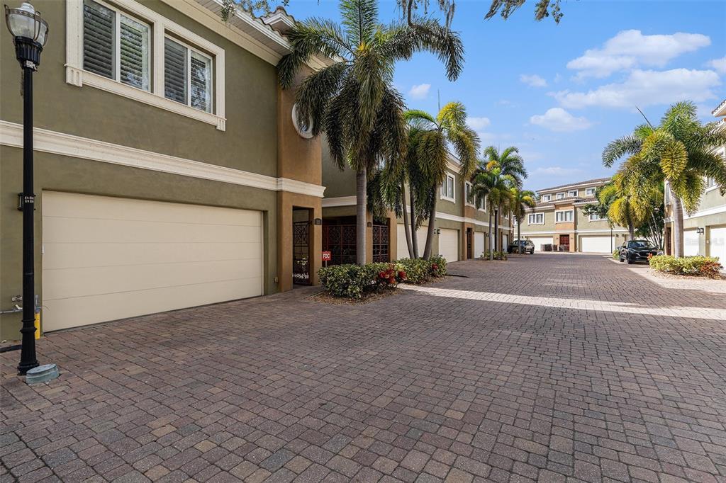 4907 BAYSHORE BOULEVARD UNIT 121