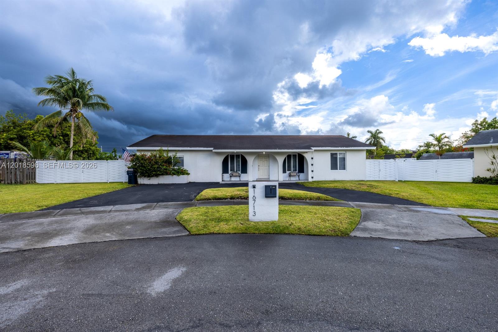 16713 SW 107th Pl, Miami FL 33157