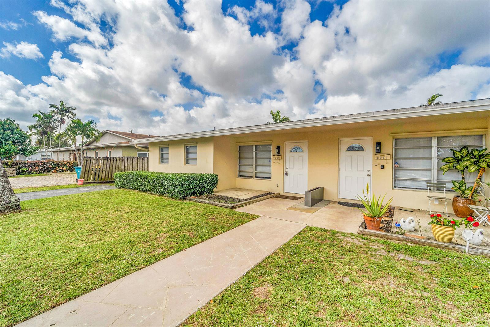 4681 SW 43rd Terrace # 2, Dania Beach FL 33314