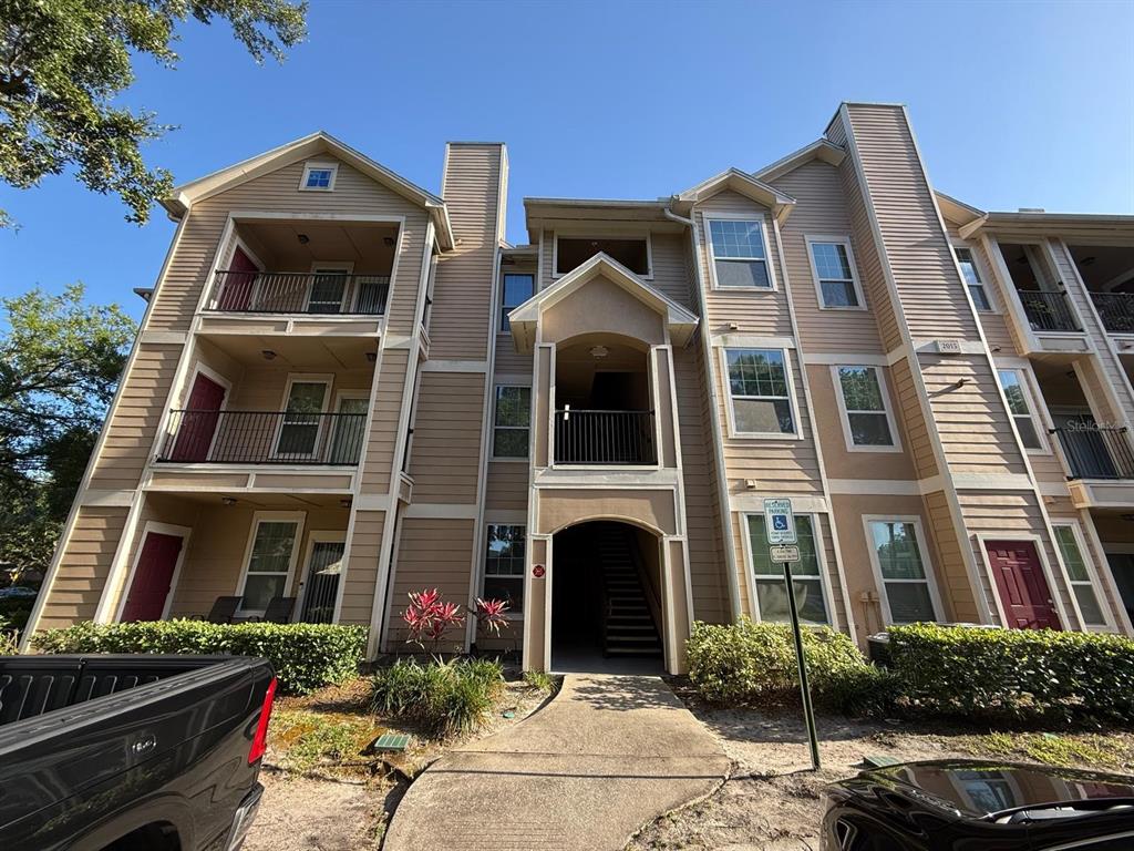 2015 ERVING CIRCLE UNIT 307, OCOEE, FL — photo 2 of 30