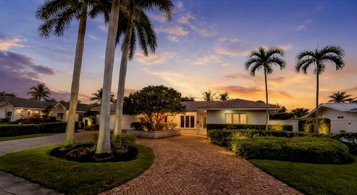 4220 NE 26th Avenue, Lighthouse Point FL 33064