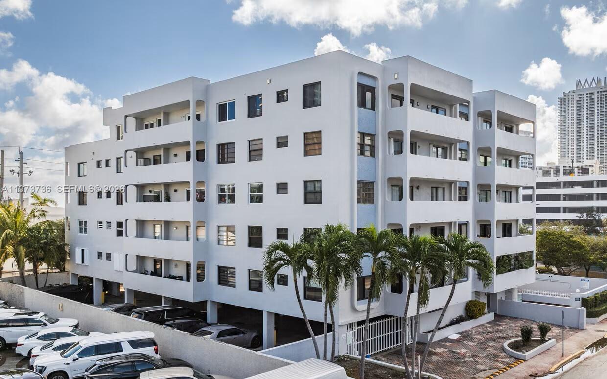 6725 Harding Ave # 204, Miami Beach FL 33141