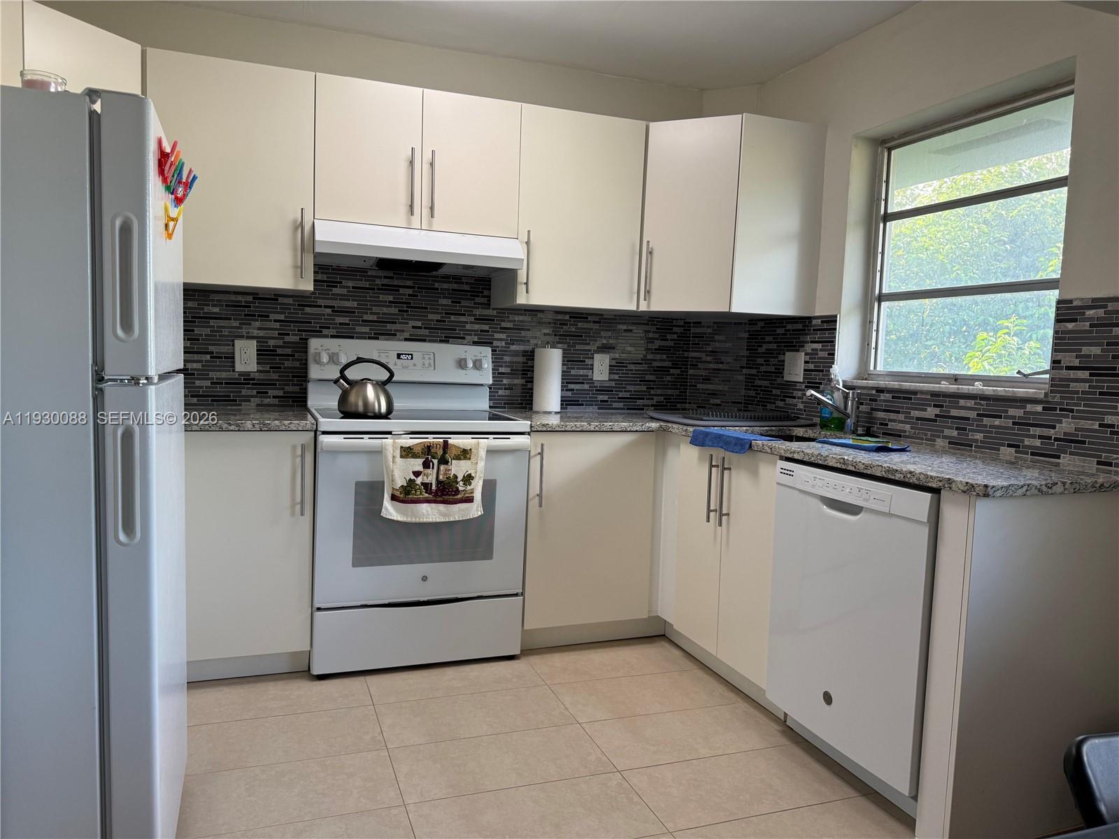 900 Tallwood Ave # 306, Hollywood FL 33021