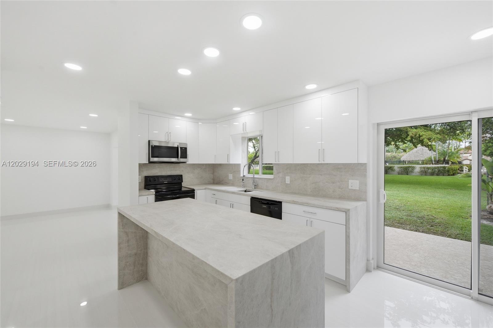 22384 Thousand Pines Ln, Boca Raton FL 33428