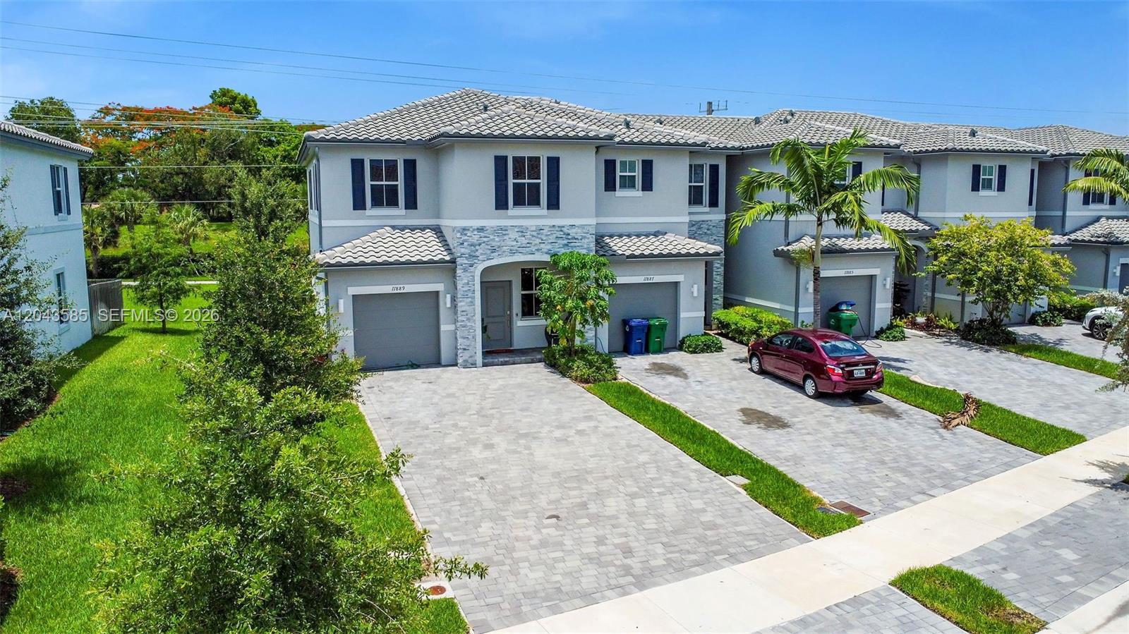 11889 NW 47th Mnr, Coral Springs FL 33076