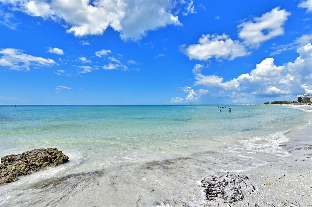 170 ROOSEVELT DRIVE UNIT 17, SARASOTA, FL — photo 4 of 18