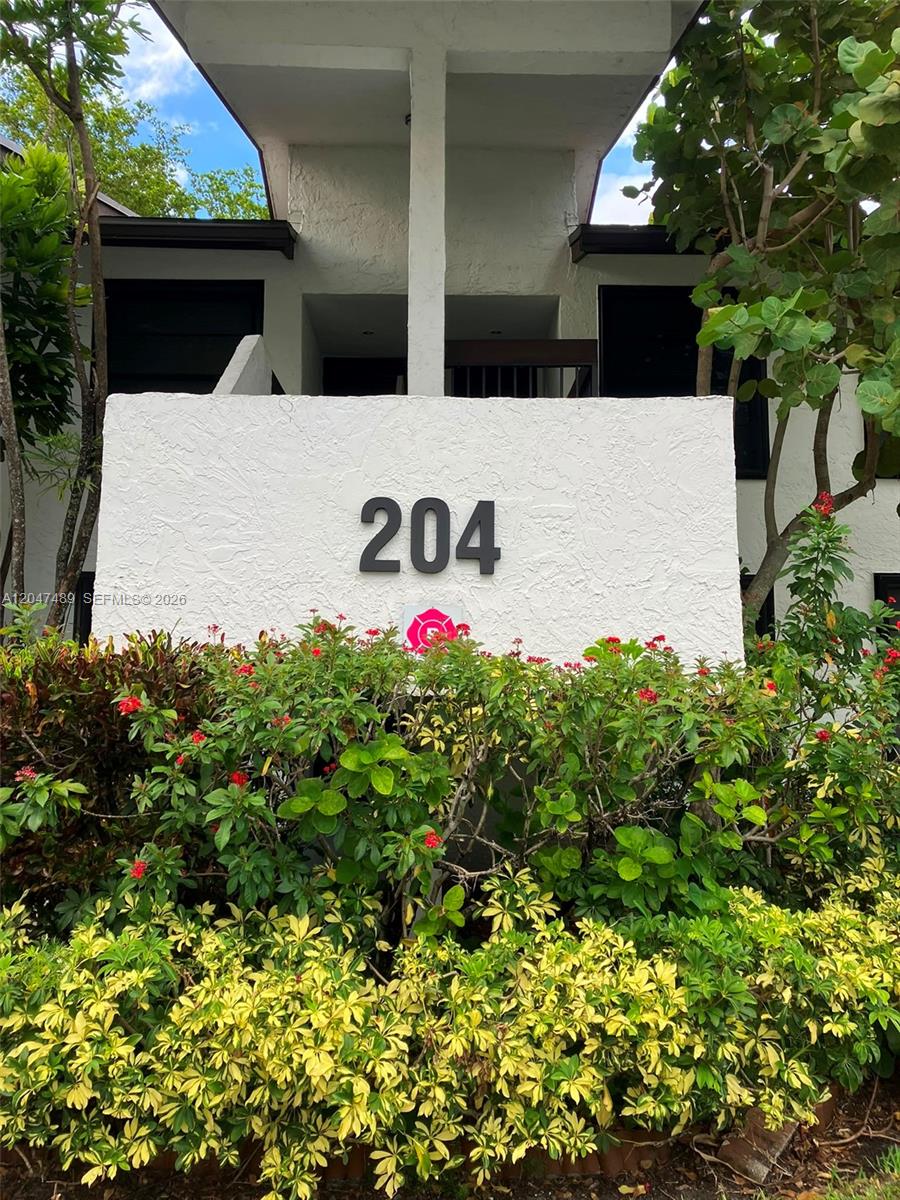 204 Lake Pointe Dr # 208, Oakland Park FL 33309