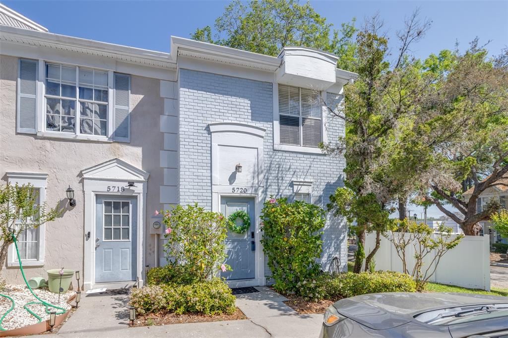 5720 DALDEN DRIVE UNIT 5720