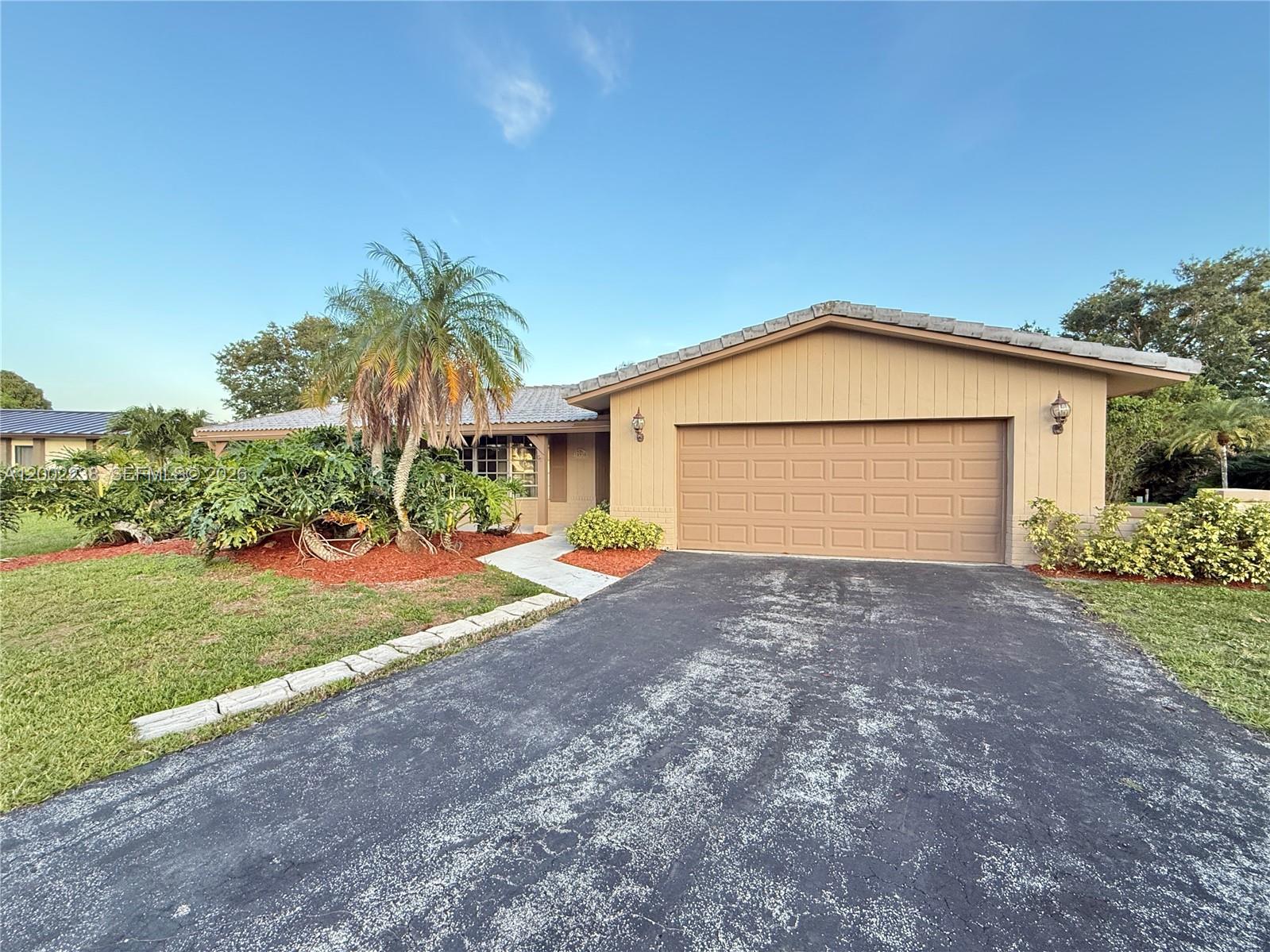 10930 NW 41st Dr, Coral Springs FL 33065