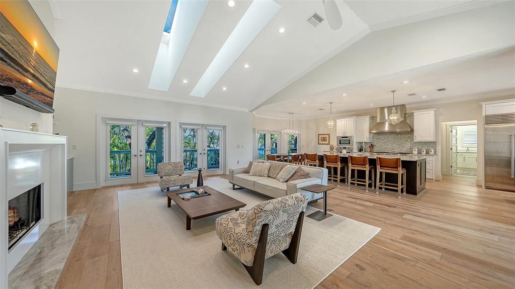 345 MADISON DRIVE, SARASOTA, FL — photo 5 of 17
