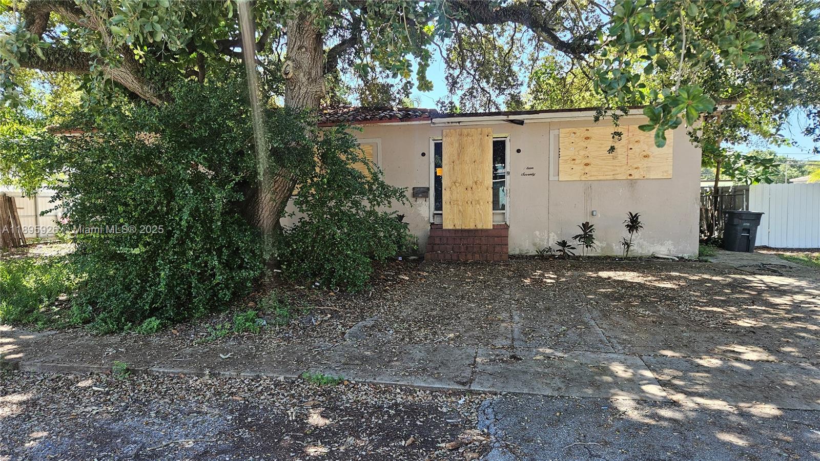 1570 NE 141st St, North Miami FL 33161