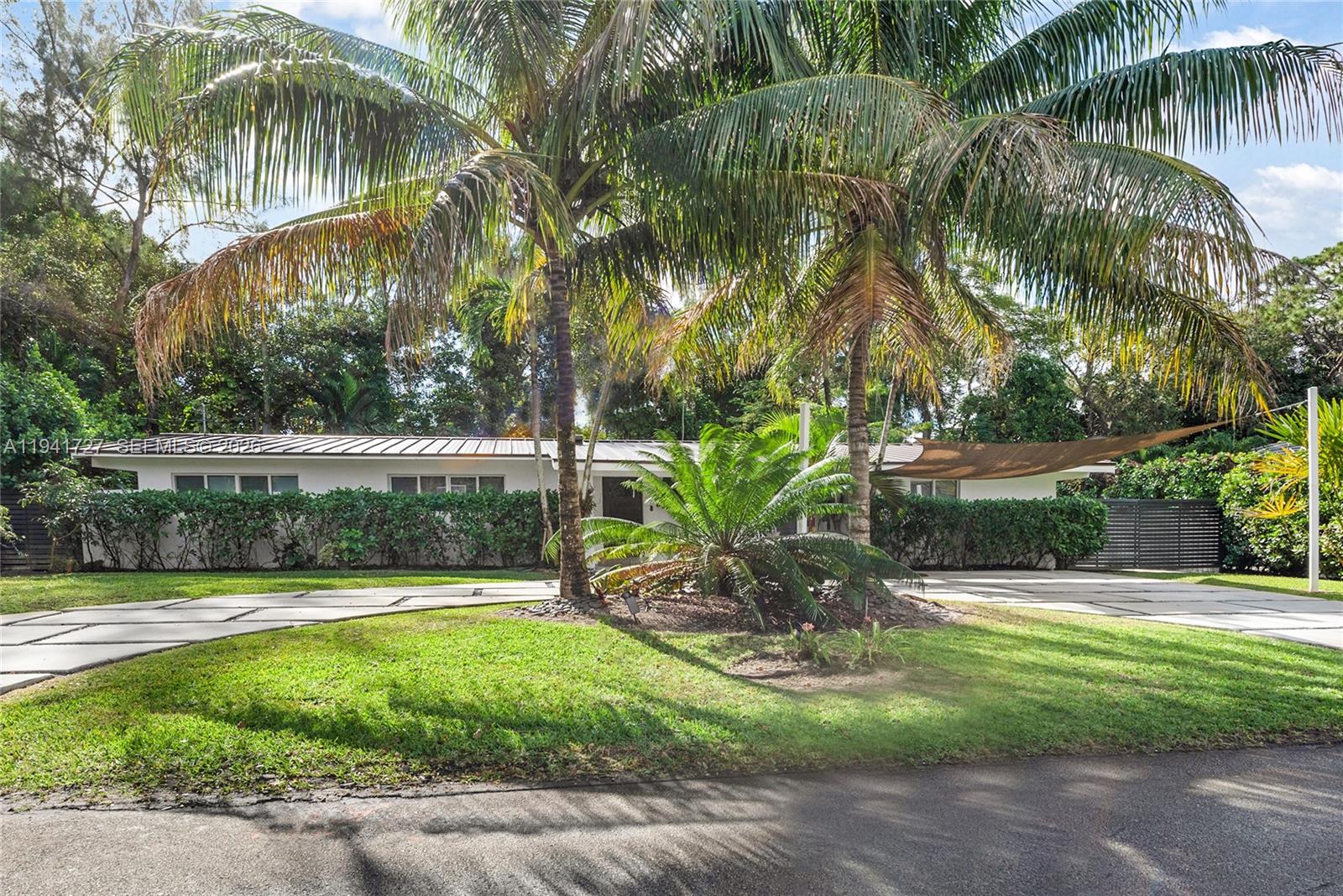 6440 SW 44th St, Miami FL 33155
