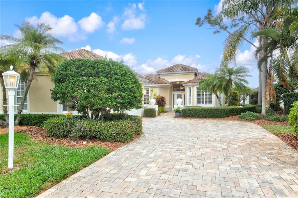7327 KENSINGTON COURT