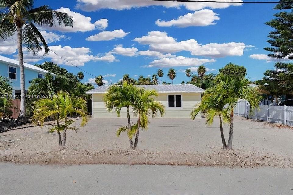 MARATHON, FL — photo 2 of 27