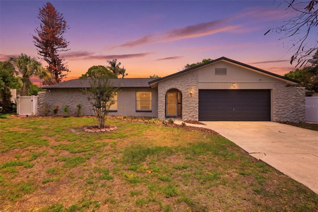 732 LAUREL WAY
