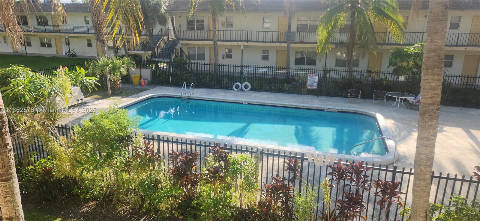 4160 NW 21st St # F, Lauderhill FL 33313
