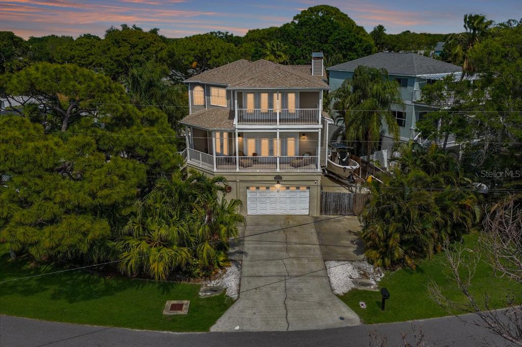 196 SHORE DRIVE