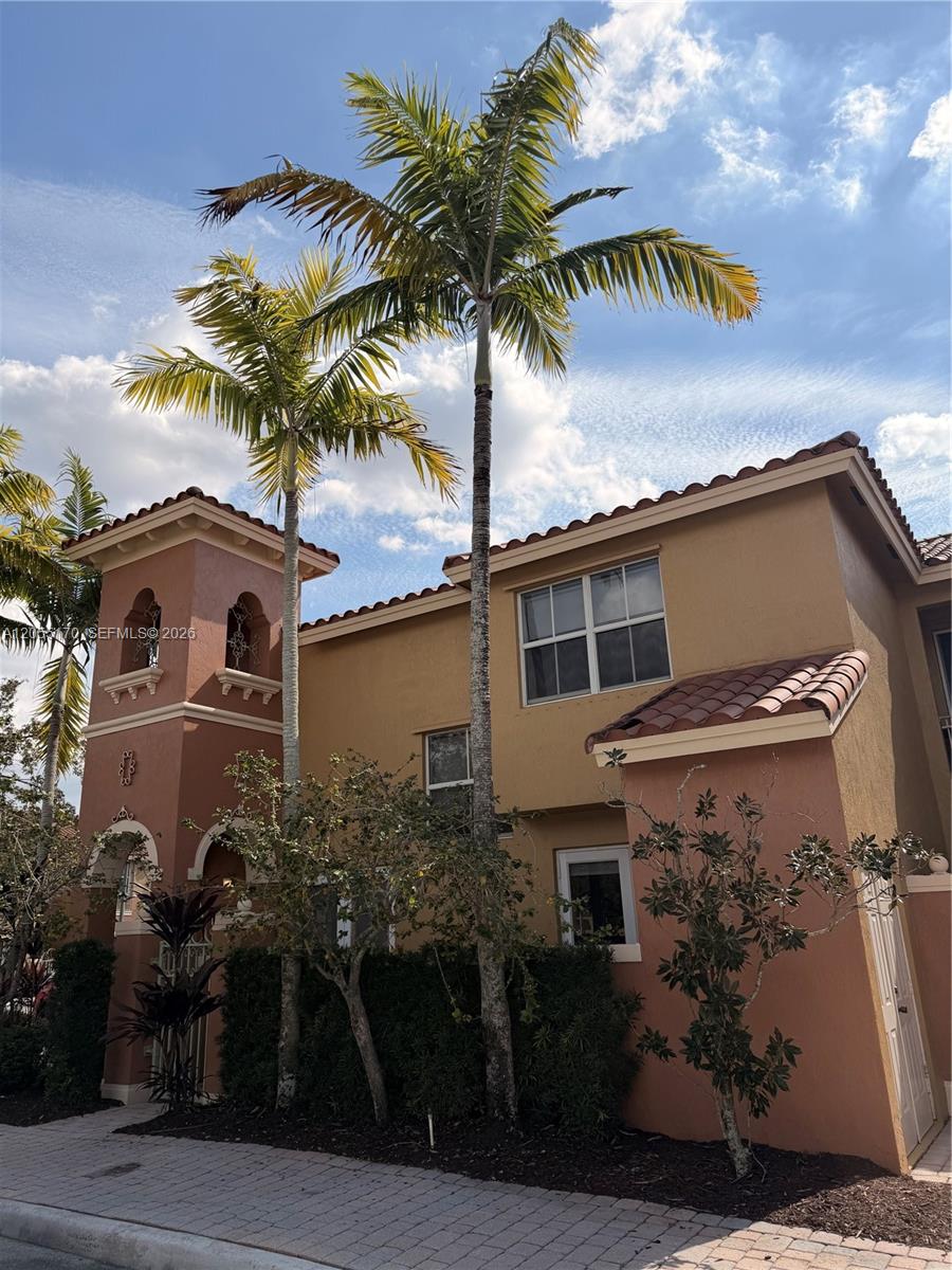 906 SW 143rd ave # 2005, Pembroke Pines FL 33027