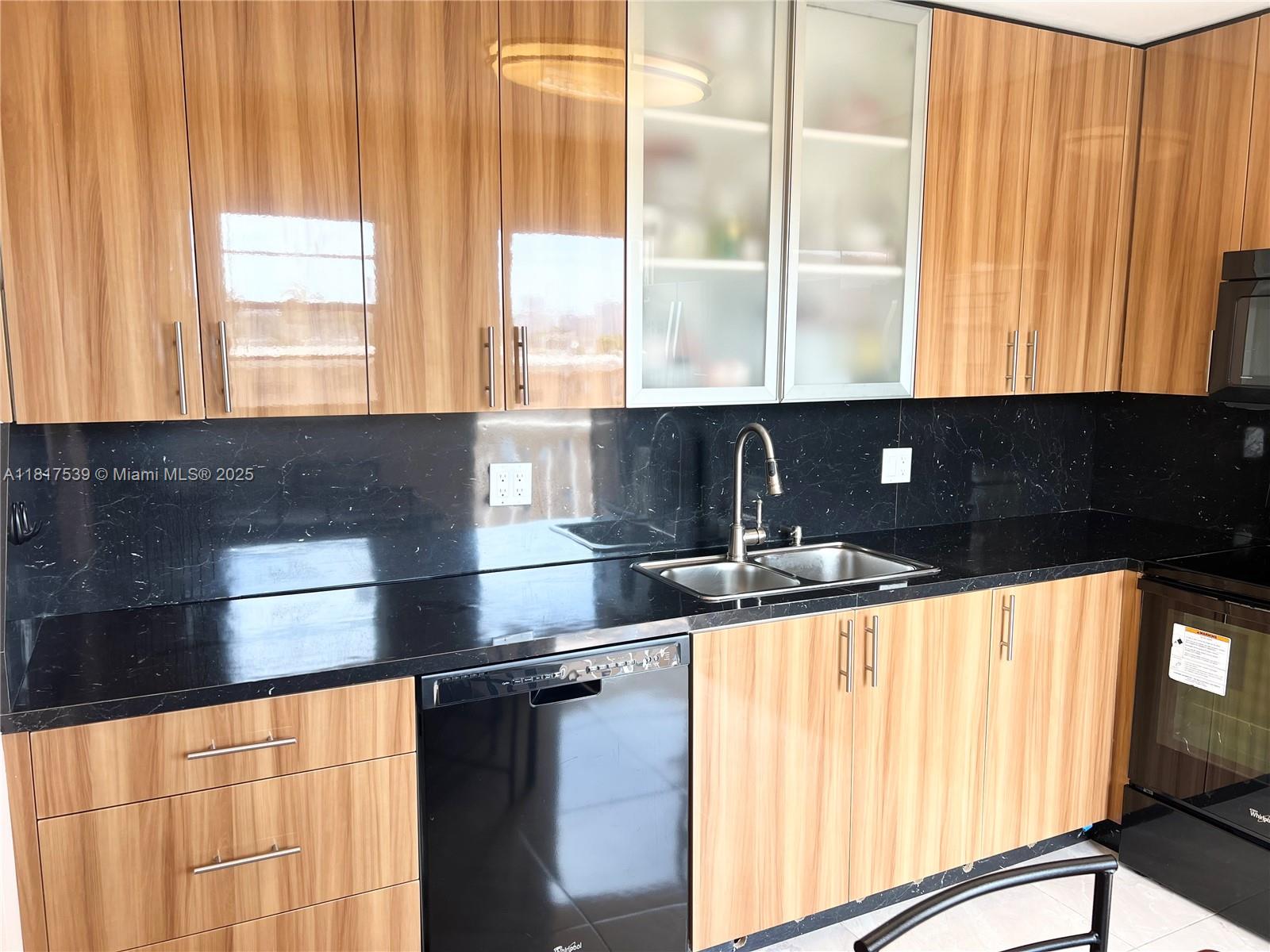 219 NE 14th Ave # 401, Hallandale Beach FL 33009