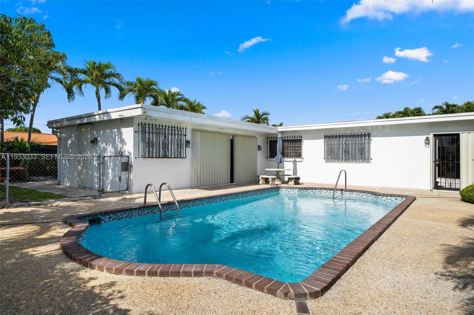 8490 Grand Canal Dr, Miami FL 33144