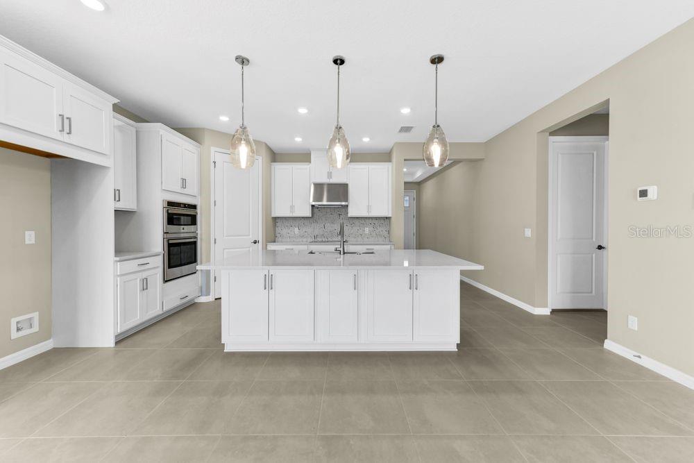 7052 FOXBORO WAY, NOKOMIS, FL — photo 4 of 26